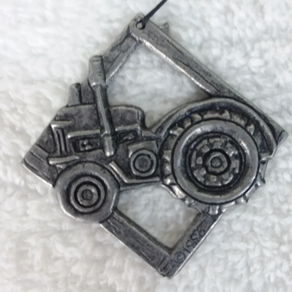 Carson Style Pewter Wind Chime Barn Cow Pig Rooster Tractor Hay 1996 VTG Country